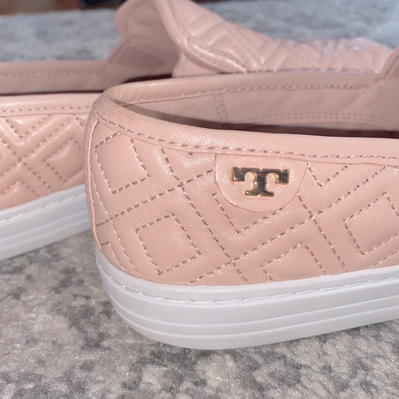 * SOLD ** - Tory Burch Jesse Quilted Sneakers - Picture 1 of 4